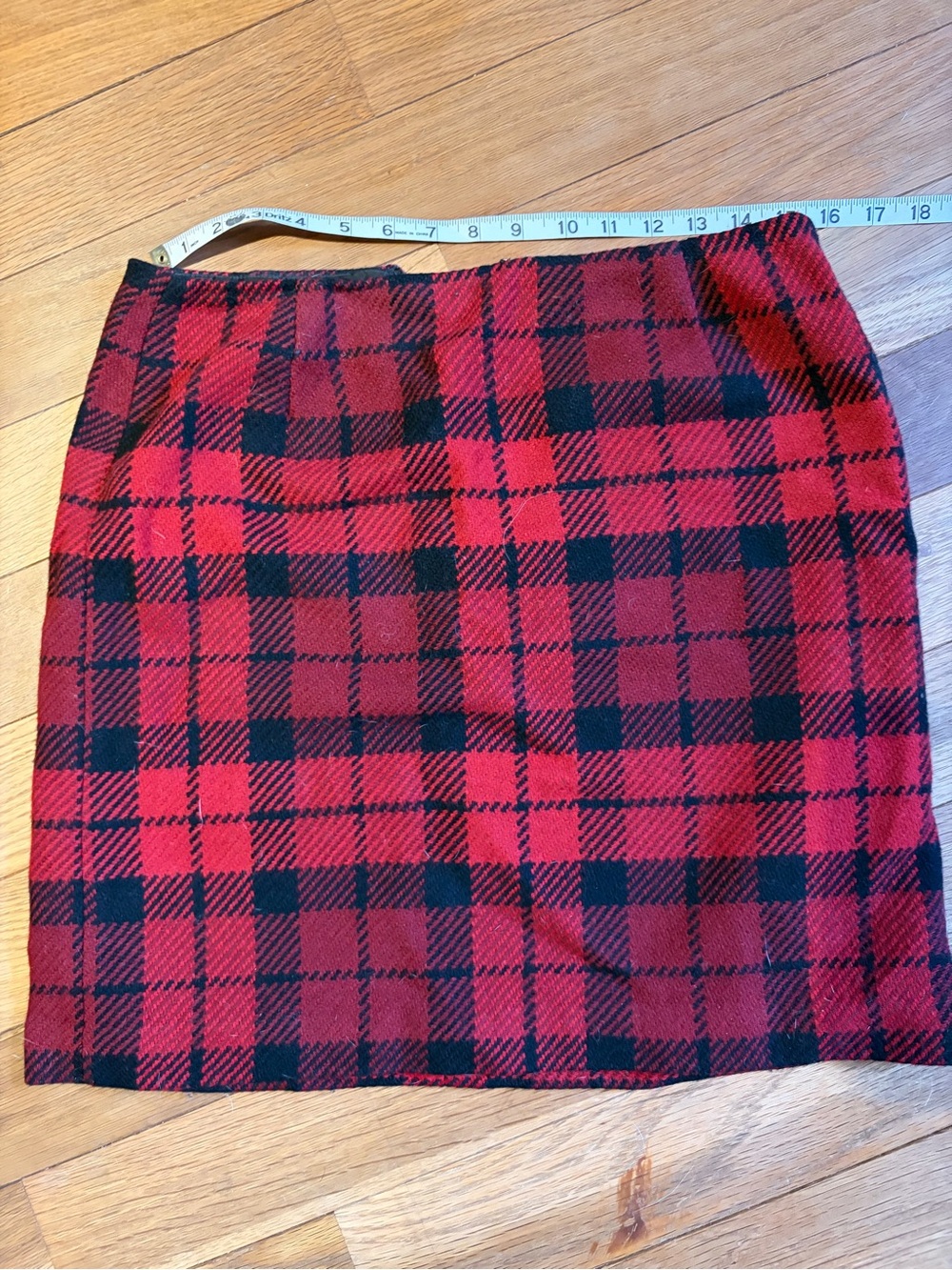Eddie Bauer wool Red & Black Plaid Pencil mini Skirt - size 10